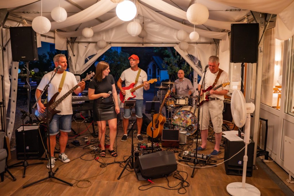 Live-Auftritt auf einer Hochzeit der Band Bottleshop